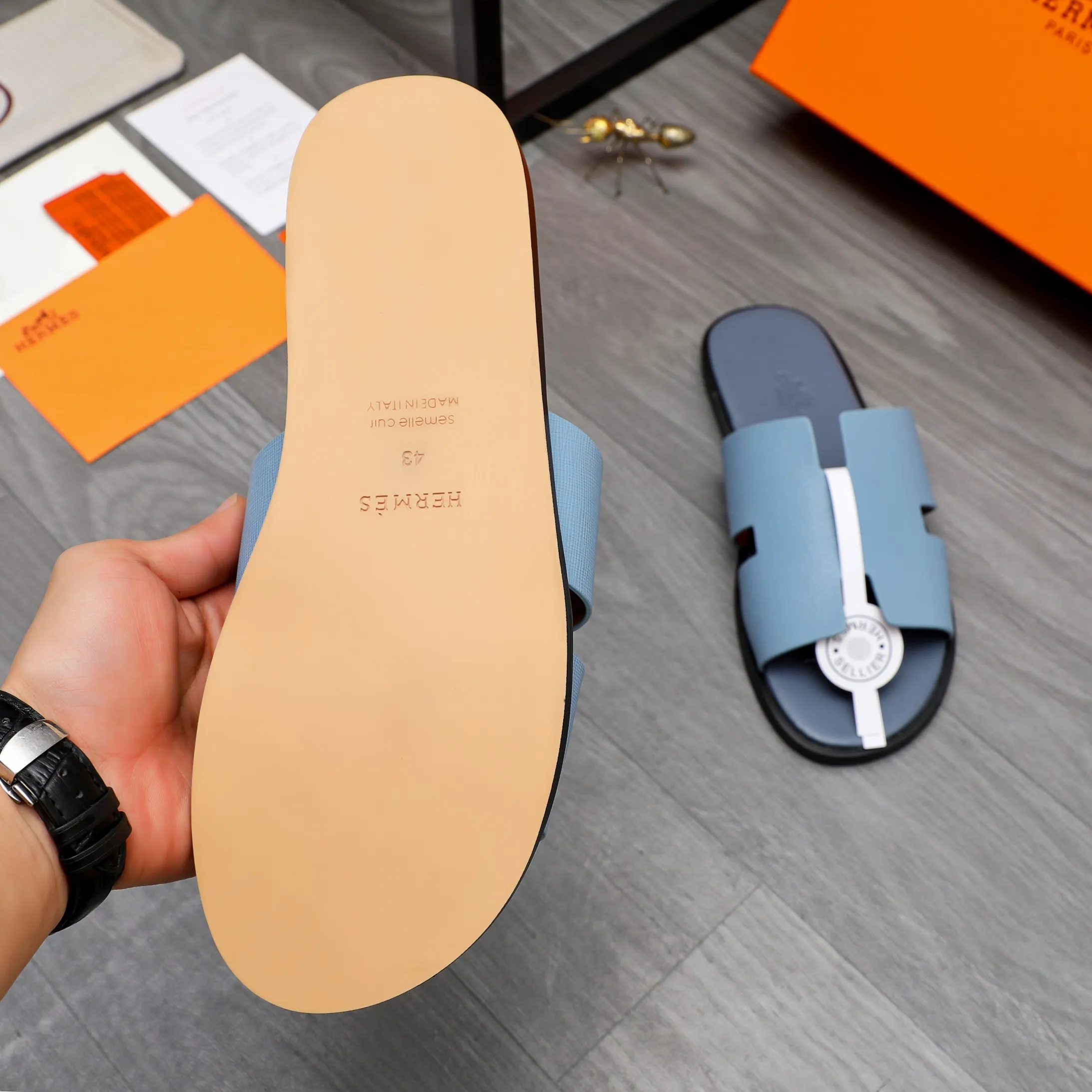 Men's shoes 💰280 Product trademark: Hermes "Hermes" slippers Regular size: 38-46 Product material: vertical grain cowhide upper, microfiber lining, original outsole